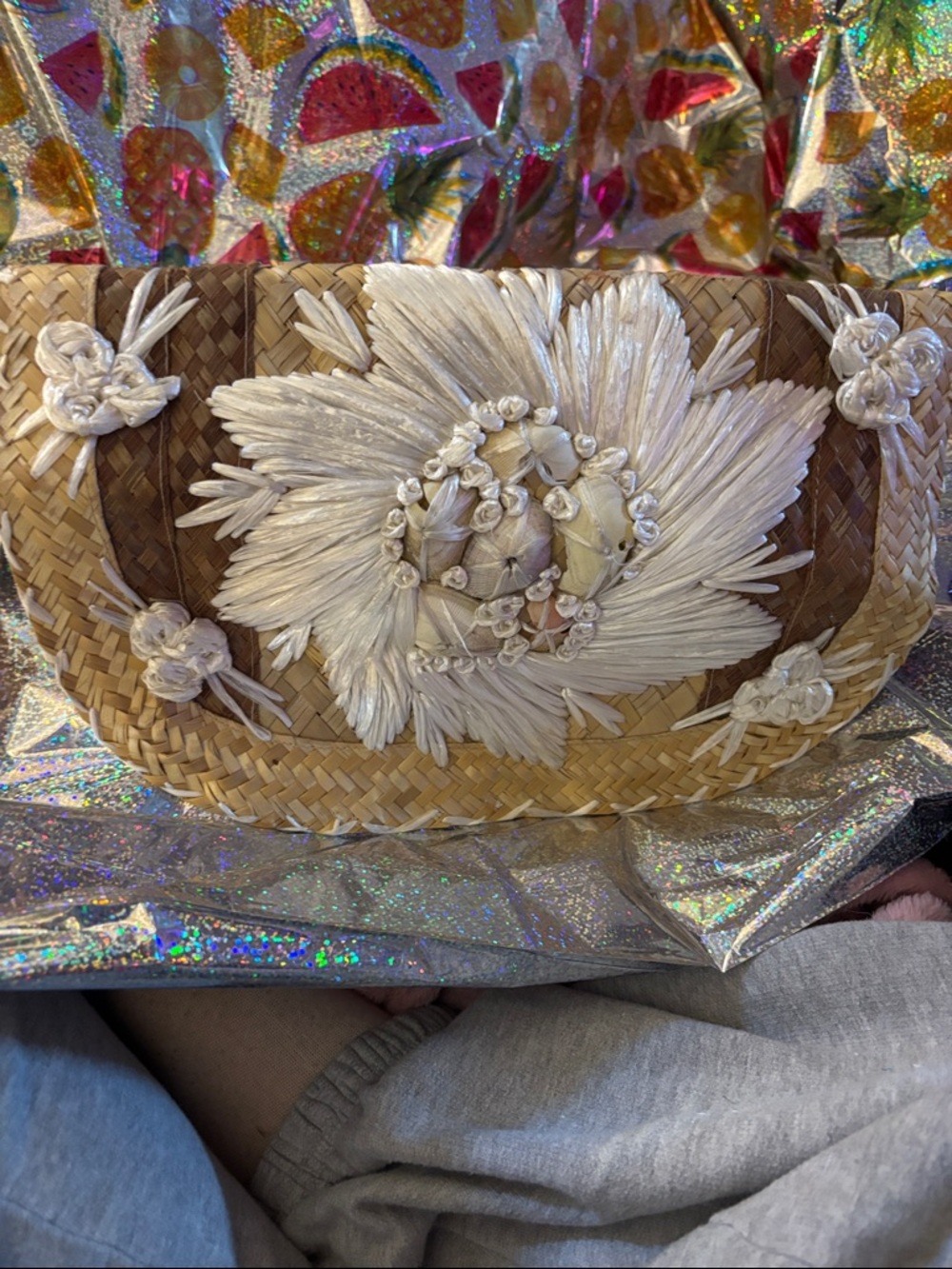 Vintage Woven Straw Floral Appliqué clutch Bag in Natural/Cream